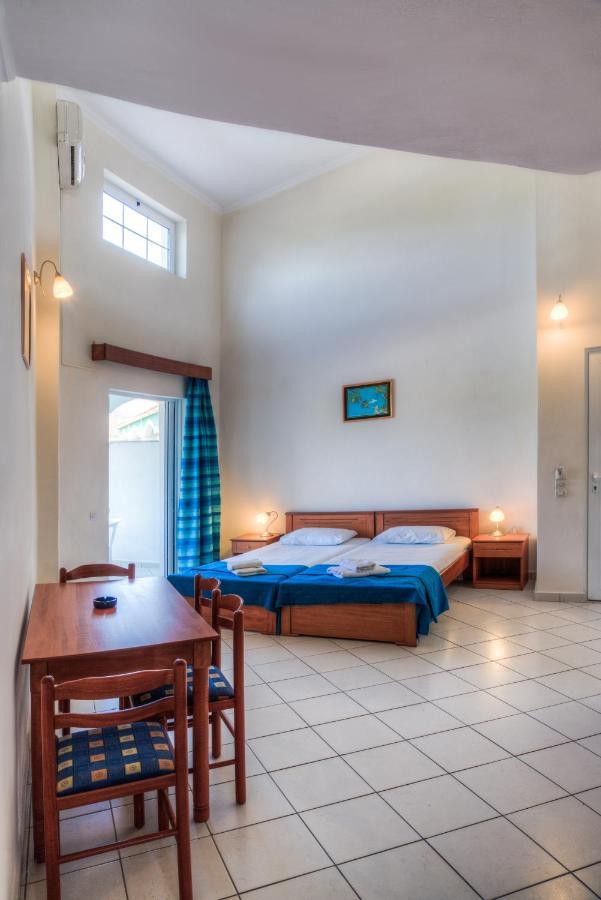George And Dawn Hotel Lithakia  ภายนอก รูปภาพ