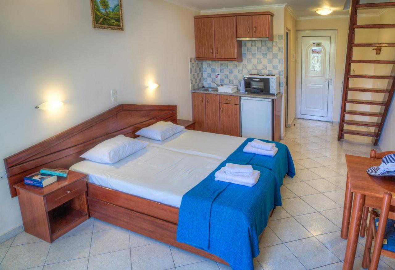 George And Dawn Hotel Lithakia  ภายนอก รูปภาพ